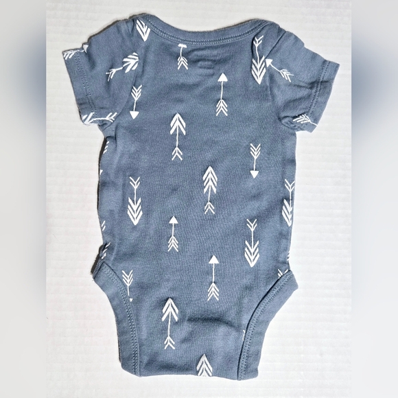 Modern Moments by Gerber Baby Boy Onesie With Arrows Size: Newborn - Picture 2 of 4